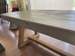 Τραπέζι οβάλ cement με ξύλινα πόδια 180X90